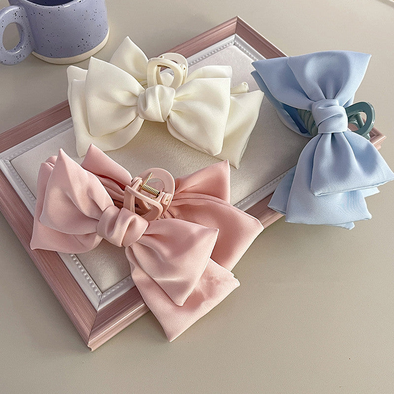 Oversized Bow Grab Clip